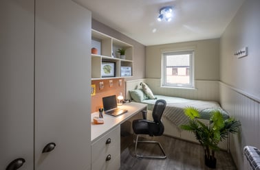 5 Bed Townhouse Standard, Meadow Court, 13 Sciennes, Newington, Edinburgh - Image 3